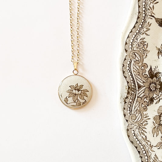 Wedgwood Columbine Necklace