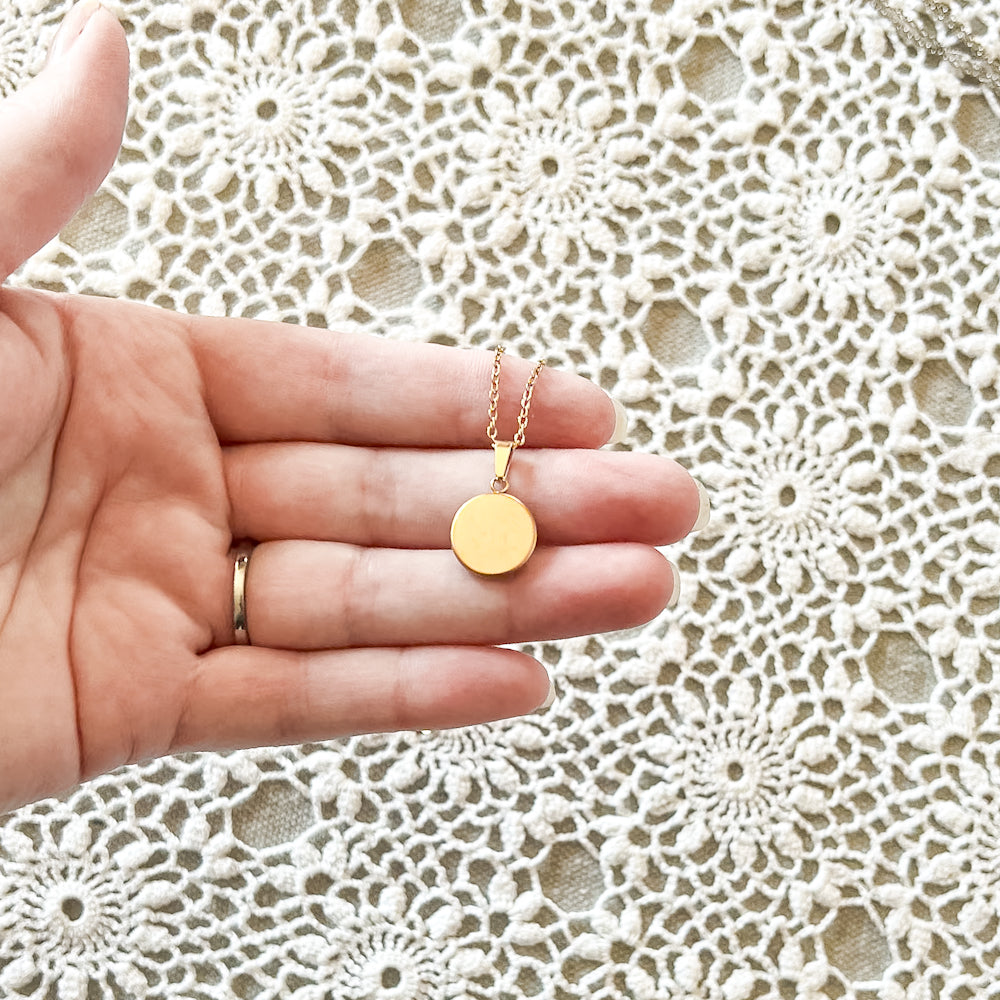Dainty Corelle Crazy Daisy Necklace