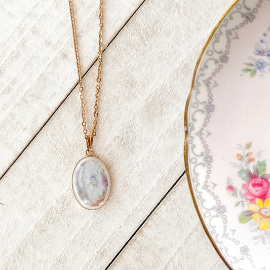 Morning Glory Necklace • Shelley China • Crochet