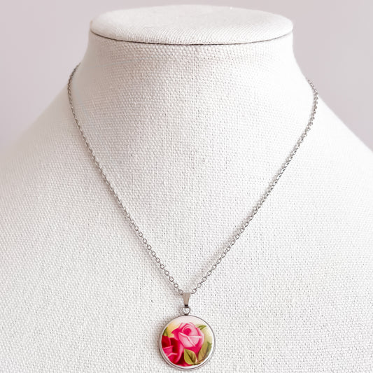 Old Country Roses Necklace