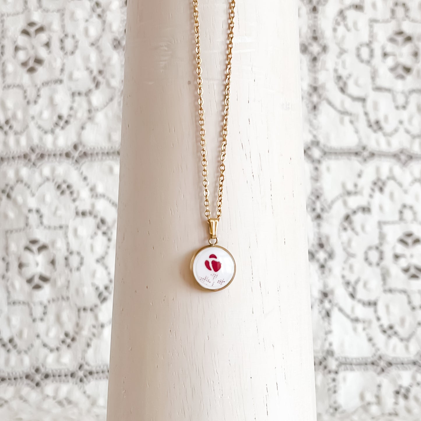 Dainty Corelle Burgundy Necklace