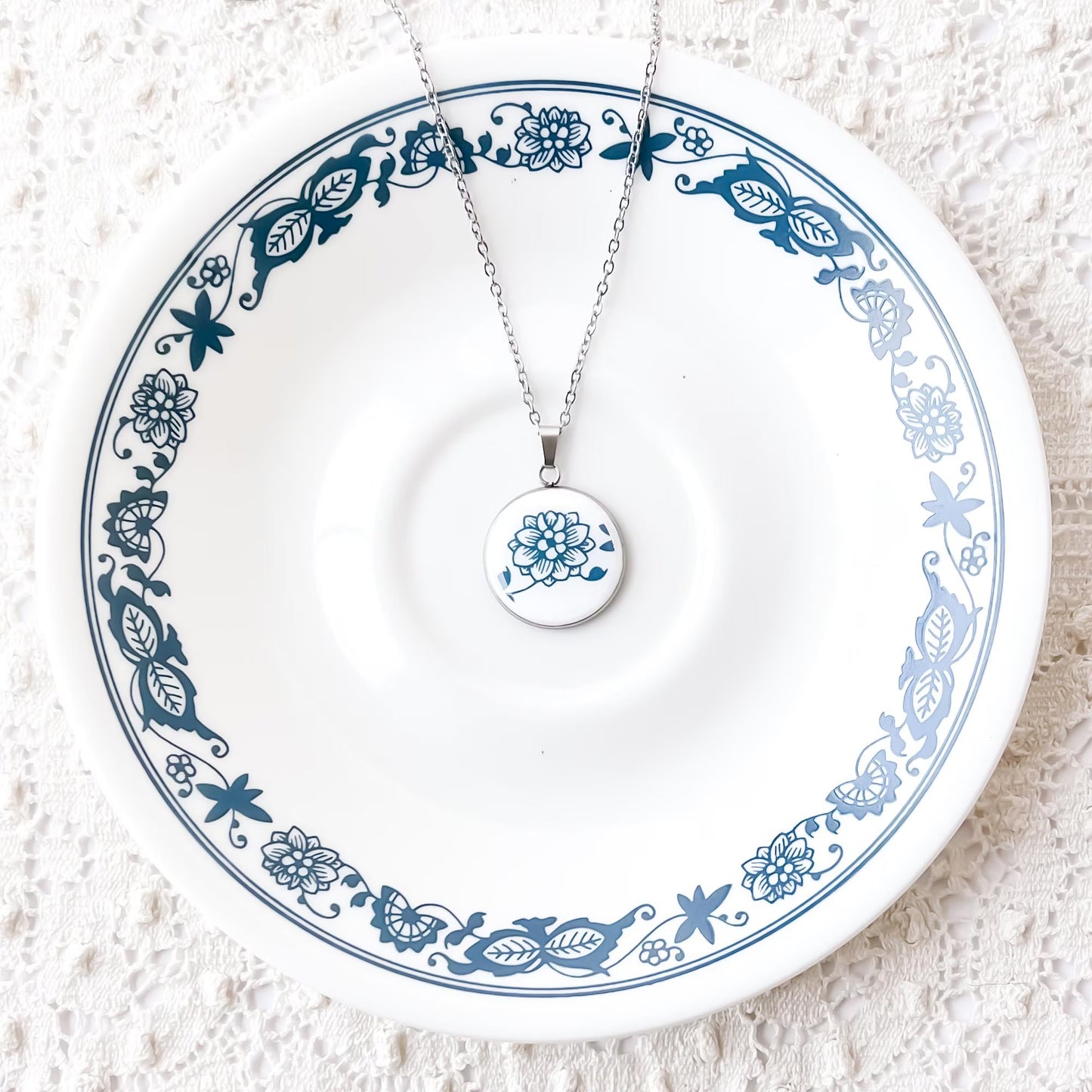 Corelle Old Town Blue Necklace