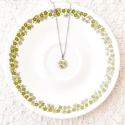 Dainty Corelle Crazy Daisy Necklace