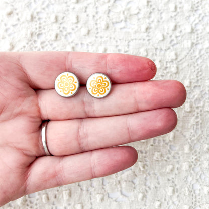 Corelle Flower Stud Earrings