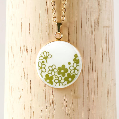 Corelle Crazy Daisy Necklace