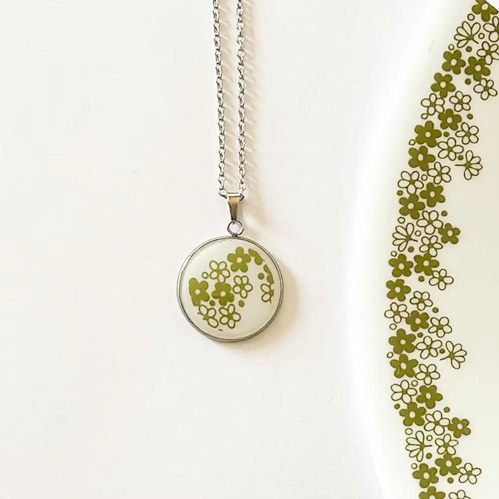 Corelle Crazy Daisy Necklace