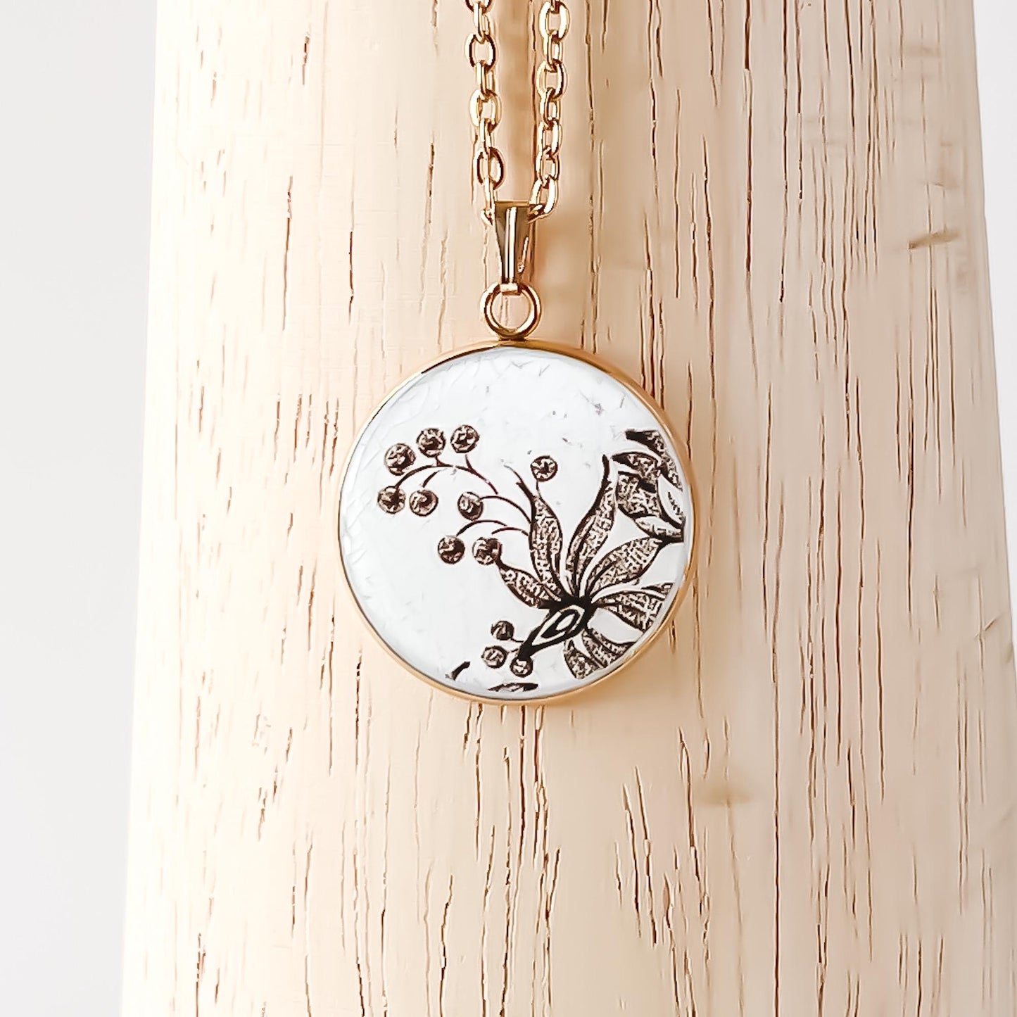 Wedgwood Flower Necklace